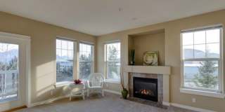 Sunny & Bright Upper Unit in Snoqualmie Ridge Gallery 3