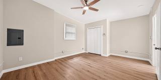 631 E Mistletoe Gallery 27