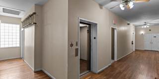 304 N Front Street Gallery 31