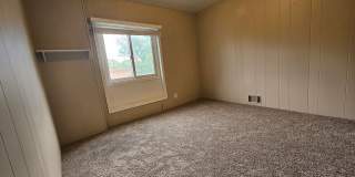 Highlands 1 Bedroom 1 Bath w/ Yard and Laundry! Gallery 77