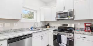 Room in 3 Bedroom Home at Kings Mountain St Gallery 12