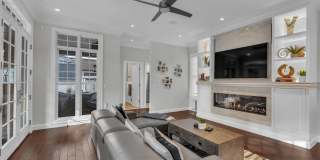 502 Brighton Avenue Gallery 21