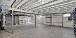 21 E REDMAN Avenue Gallery 69