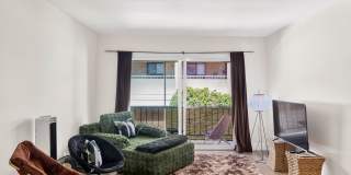 Charming 1 Bedroom Condo Just Blocks from the Beach! Charming 1 Bedroom Condo Just Blocks from the Beach! Gallery 1