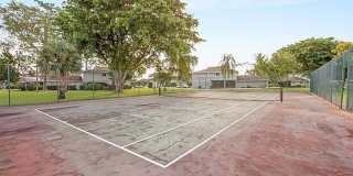 2 Bedroom Condo with One Car Garage Gallery 11