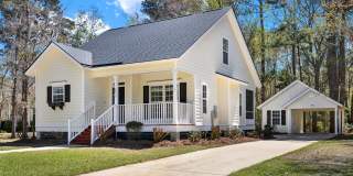 Coastal Cottage in Turtle Hill Gallery 1