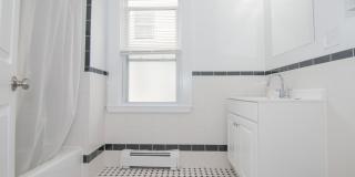 Beautiful and Spacious 4 bed2 bath Gallery 5