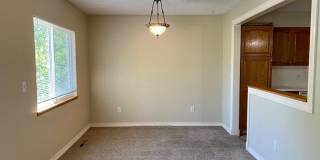 Wonderful Home in Campus West! Gallery 7