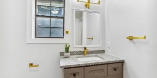 698 Garibaldi Street SW Gallery 21