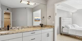 19195 NE 36th Ct Gallery 22