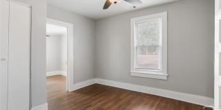 1023 W 37th Street Gallery 20