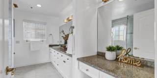 201 N Lincoln Gallery 19