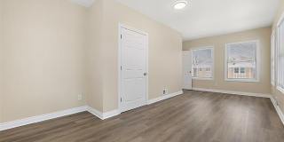 2080 Gladstone Street Gallery 13
