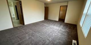 DuPont 2365 SF 3 bedroom plus loft home. Gallery 16
