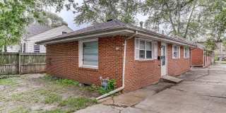 1104 West Iles Avenue Gallery 1