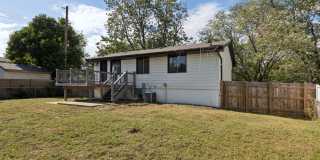 Updated Lincoln 3 Bedroom!! Gallery 21