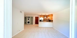 Fantastic Spacious 2 bed 2 bath condo in prime Sherman Oaks - Studio City with Pool and Gym! Gallery 14