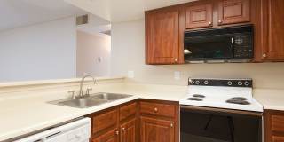 Meadow Glen Apartments Gallery 50