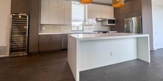 3 BR / 3.5 Bath Renovated Town-House in Prime Silverlake! Gallery 1