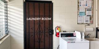 Charming Pualei Circle 1BR Condo with Parking, Pool & Utilities Included Gallery 27