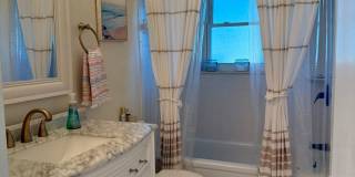 LAKE VIEW - NEVER FLOODED 4/3 Gallery 27