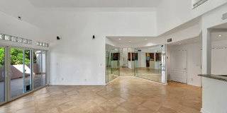 4477 Woodman Avenue Gallery 5