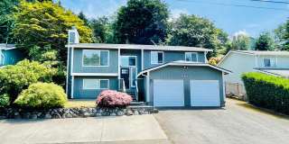 Beautifully Renovated 5 Bedroom House with Large Yard! Gallery 26