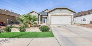 Exquisite Single Level Horizon Home With Refrigerated Air Located In Quiet Neighborhood Gallery 1