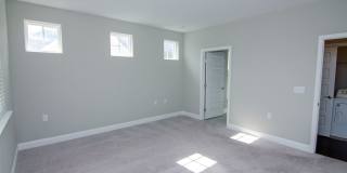Stunning Condo with Garage space Stunning Condo with Garage space Gallery 14