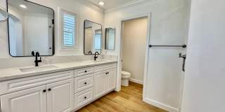 Beautifully Remodel Townhouse with AC & Two Car Garage! Beautifully Remodel Townhouse with AC & Two Car Garage! Gallery 33
