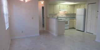 2br/2ba Duplex with Lakeview Gallery 10