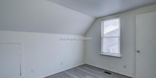 924 West 60th Pl Merrillville, IN 46410 Gallery 19