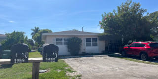 ** SUNRISE VILLAS ** PET FRIENDLY ** CLOSE TO I-75 ** UNFURNISHED ANNUAL ** Gallery 1