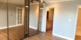 2-bed, 2-bath Condo with Sweeping Views of City and Space Needle! Gallery 16