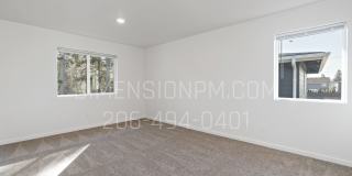 Fully Fenced  4 Bed 3 Baths Newer Construction Home Gallery 25