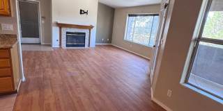 3rd floor with balcony - Boulder City Gallery 17