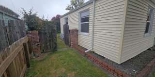 Beautifully designed 2BD/1BA home located near Henderson Center! Gallery 24