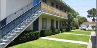 528 N Batavia Street Gallery 1
