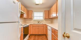 3 Bedroom, 2 Bath Home with Fully Fenced Yard – Pet Friendly! Gallery 11