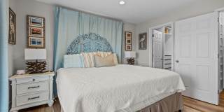 201 W Glenn Street Gallery 17