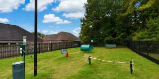 District at Hamilton Place Apartments Gallery 24