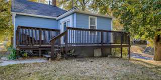 Cozy 1 Bedroom Bungalow!! Gallery 24