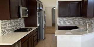 Beautiful 4 Bedroom and 2 Bath Home with Bonus Office Area Gallery 8