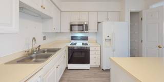 Spacious Family Three Bedroom Townhouse in Damascus! Pets Welcomed & Parking Included! Gallery 4