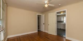 409 E 16th - 4Bed/2Bath - Huge Garage Space Included! Gallery 10