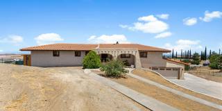 1055 Lakeview Drive Gallery 1