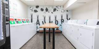 Onyx at 695 Gallery 18