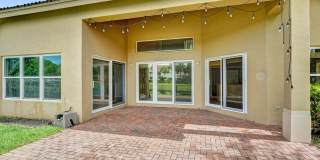 Amazing 4 Bedroom, 3 Bath home plus large 21'x11' loft located in Parkland Isles! Gallery 77