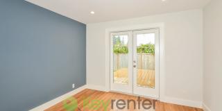 Stylish Four Bedroom Home with Hardwood Floors and Outdoor Space Gallery 20