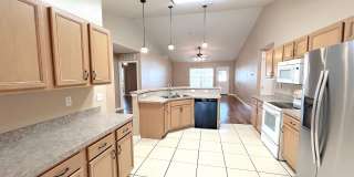 Spacious 4 Bed 3 Bath Home w FULLY FENCED YARD for Rent! Gallery 22